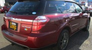 Subaru Outback - вид сбоку