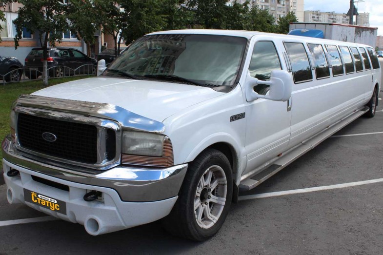 Ford Excursion-limo