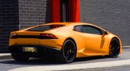 Lamborghini Huracan - вид сбоку