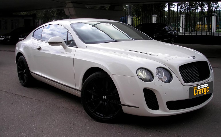 Bentley Continental Flying Spur (666)