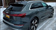 Audi e-tron - вид сбоку